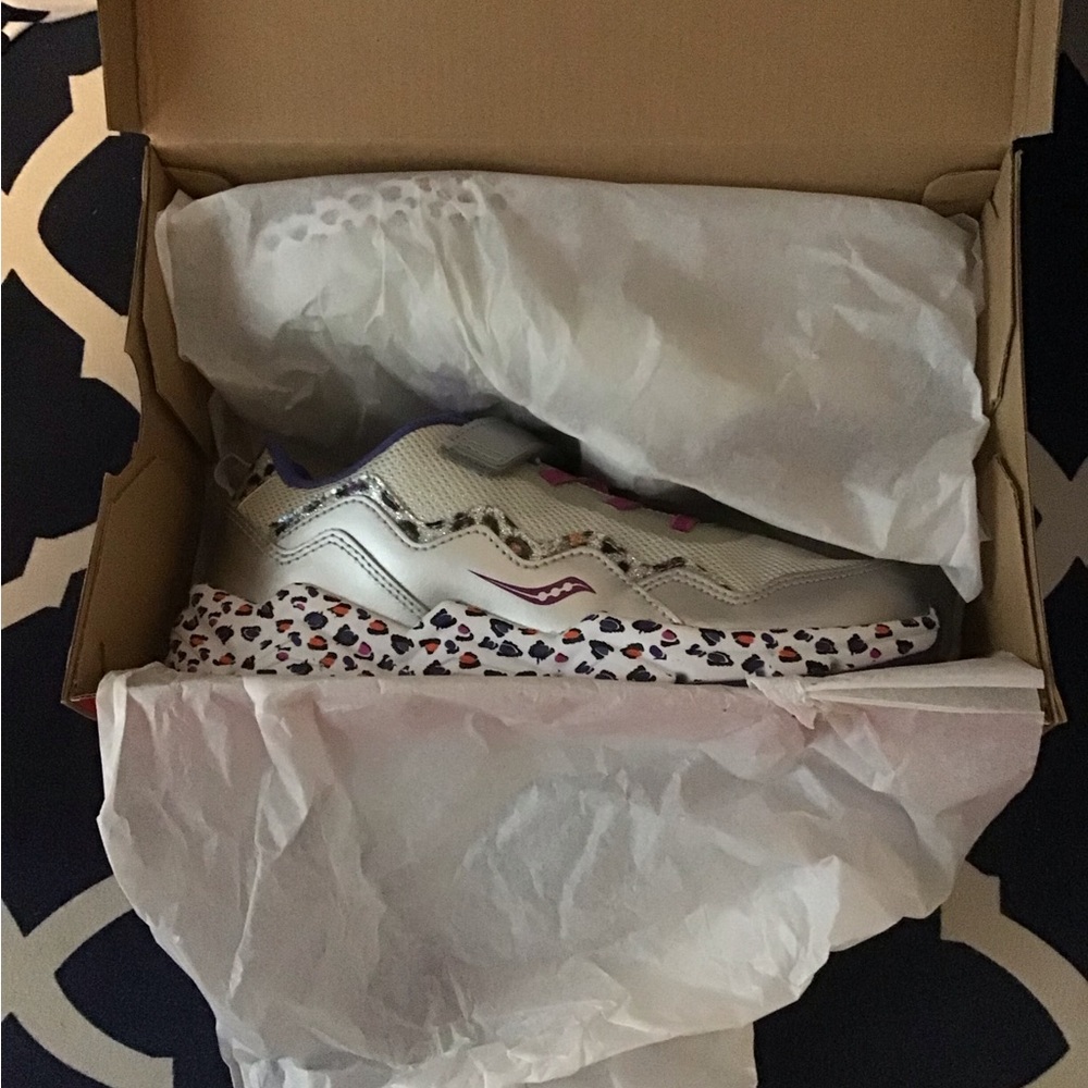 New, Never Worn Saucony